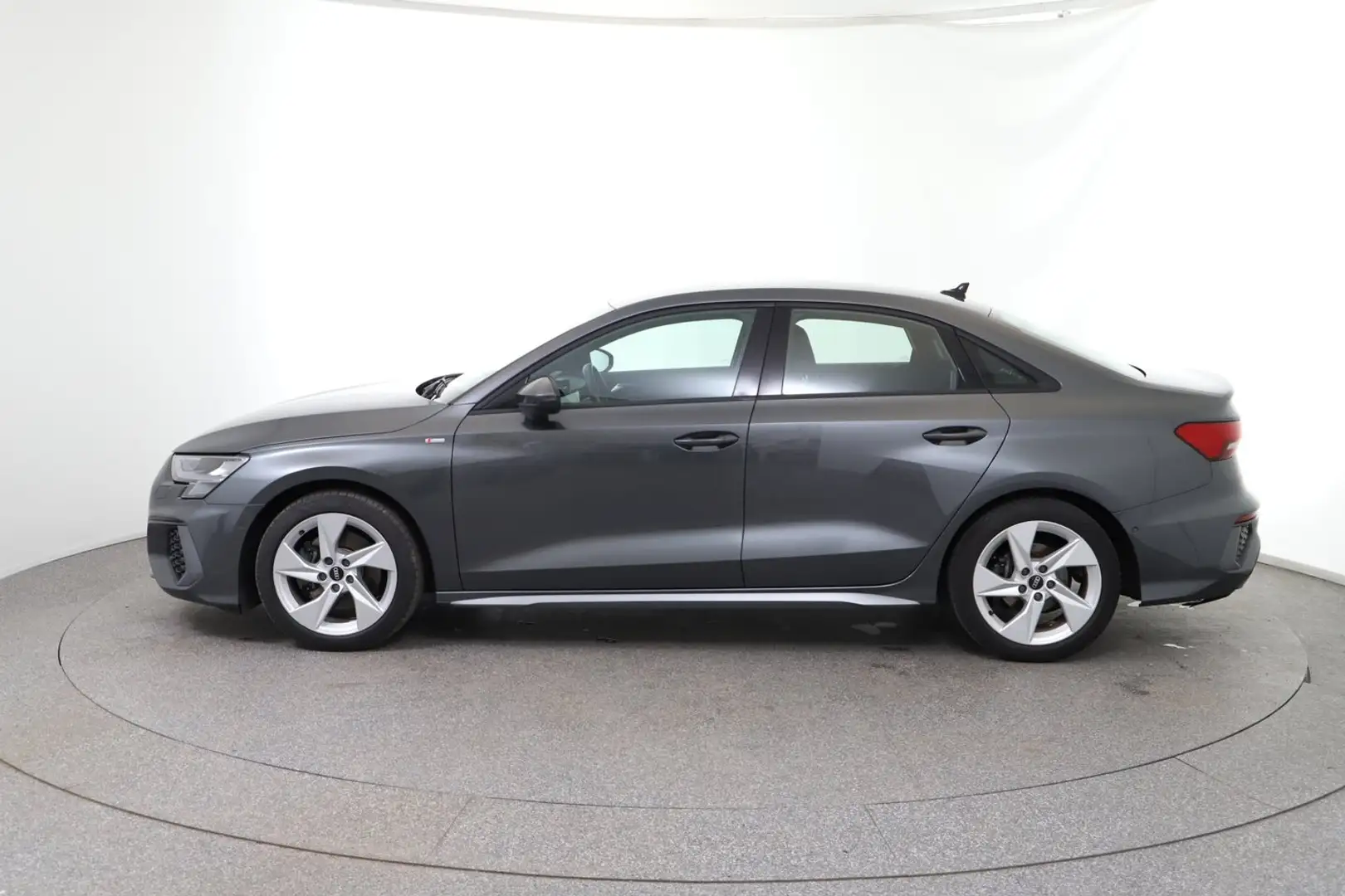Audi A3 Limousine 35 TFSI S line exterieur Grau - 2