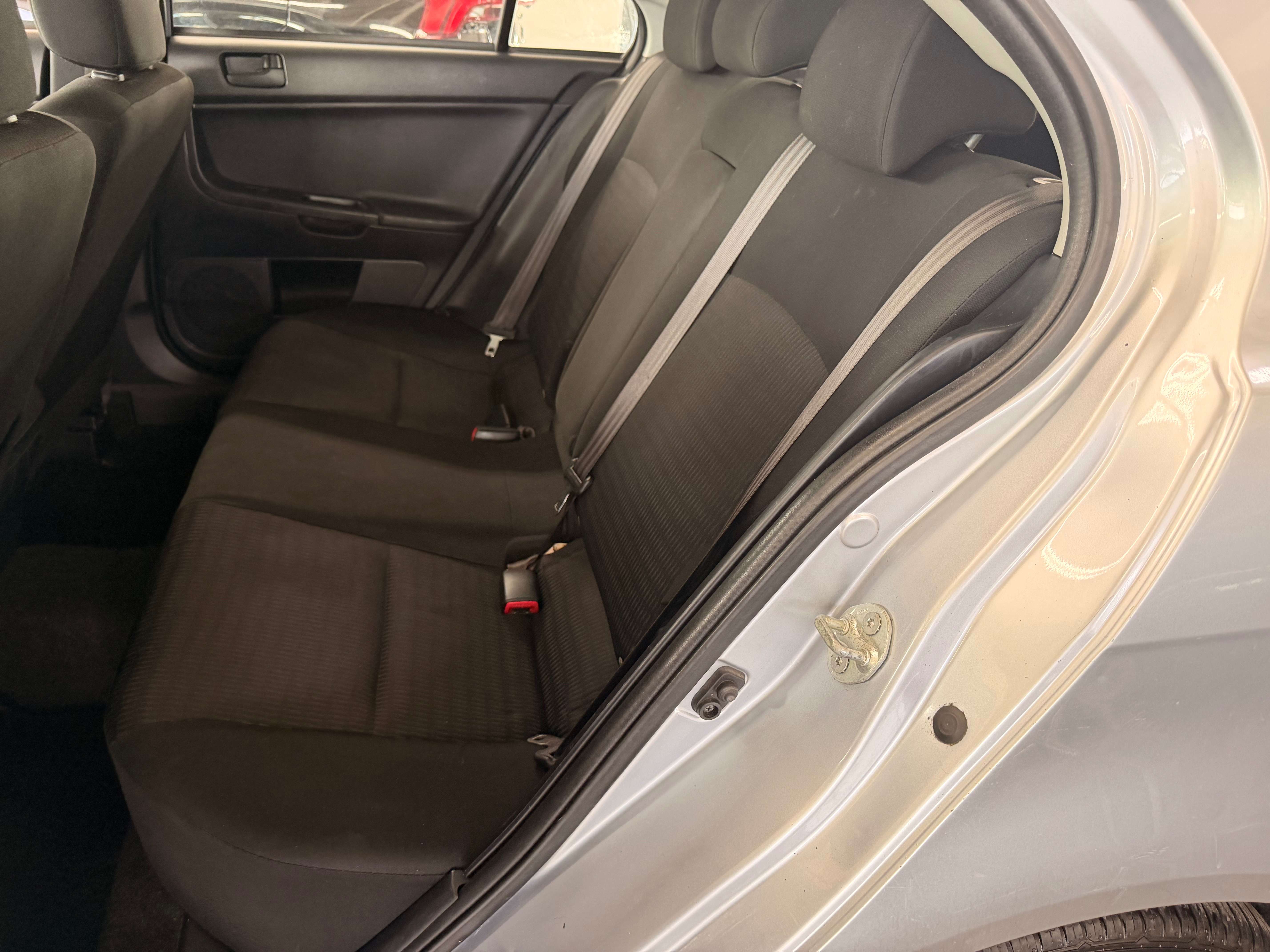 2013 Mitsubishi Lancer Sportback SE - Image 9