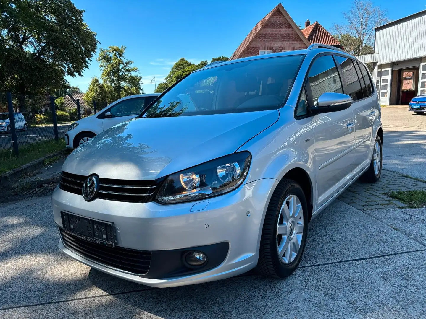 Volkswagen Touran 1.6TDI Life*AHK*Navi*PDC* Argent - 1