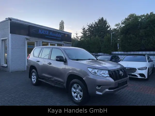 Toyota Land Cruiser Automatik*4x4*AHK*PDC