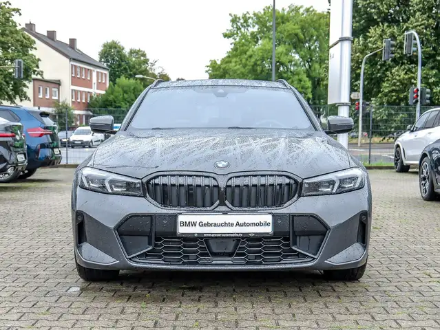 BMW 3 Series view 8