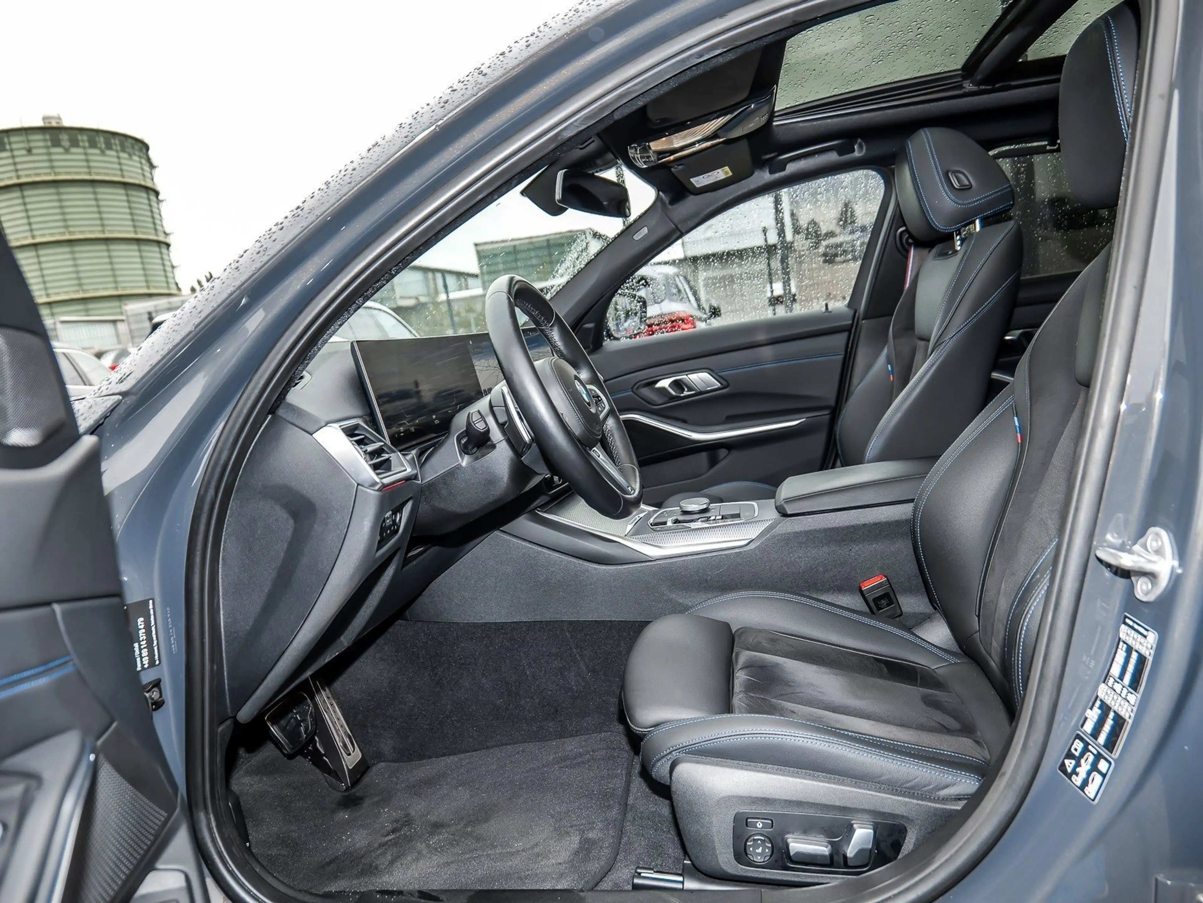 BMW 330 i xDrive Touring M Sport Pro PANO ACC PA+ AHK HuD — photo 5