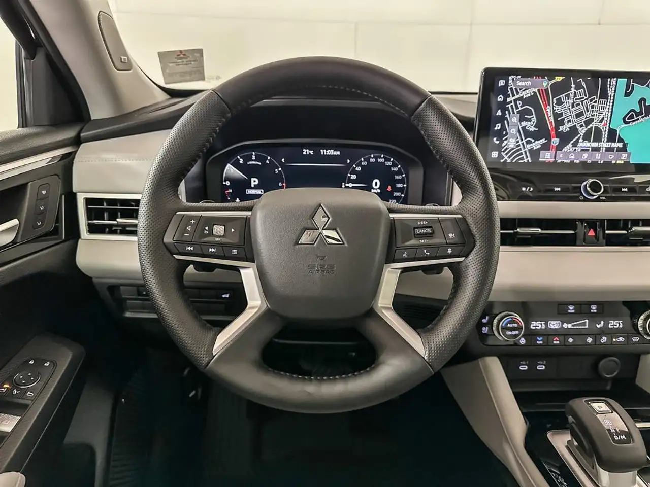 Mitsubishi Outlander снимка Mitsubishi Outlander