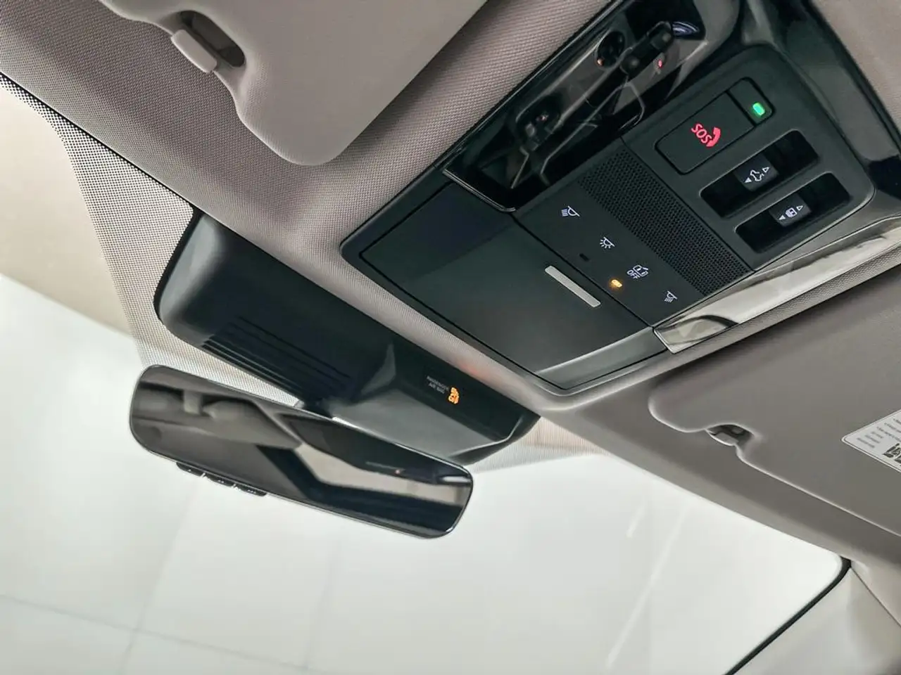 Mitsubishi Outlander снимка Mitsubishi Outlander