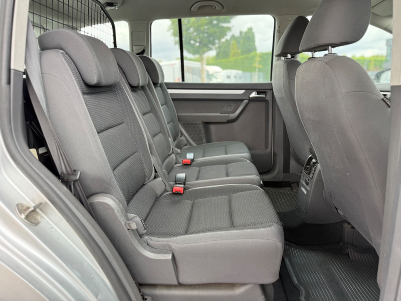 Volkswagen Touran Trendline*1HAND* — photo 11