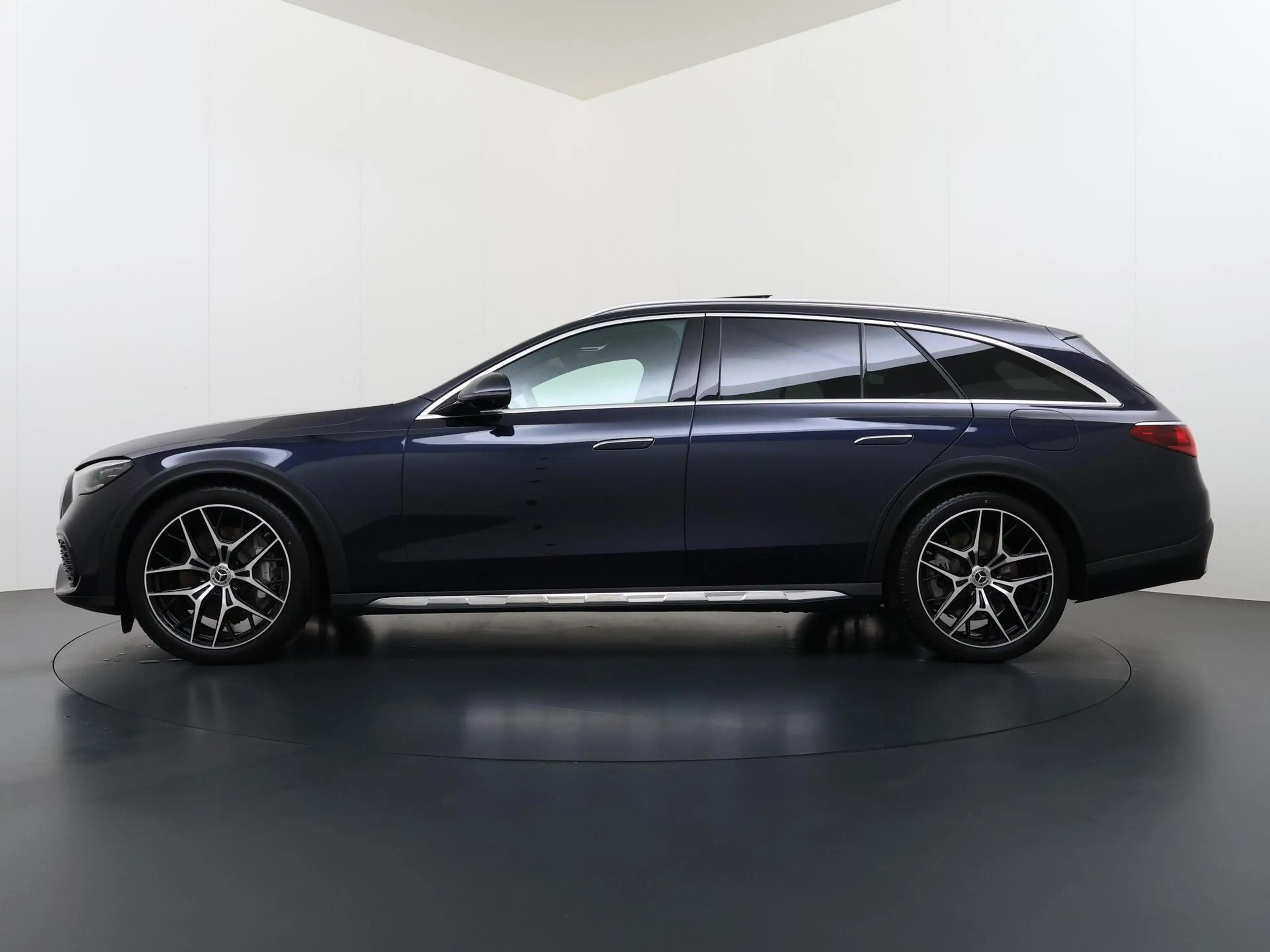 Mercedes-Benz E 300 de 4MATIC All-Terrain Estate | Winter pakket | Pan — photo 3