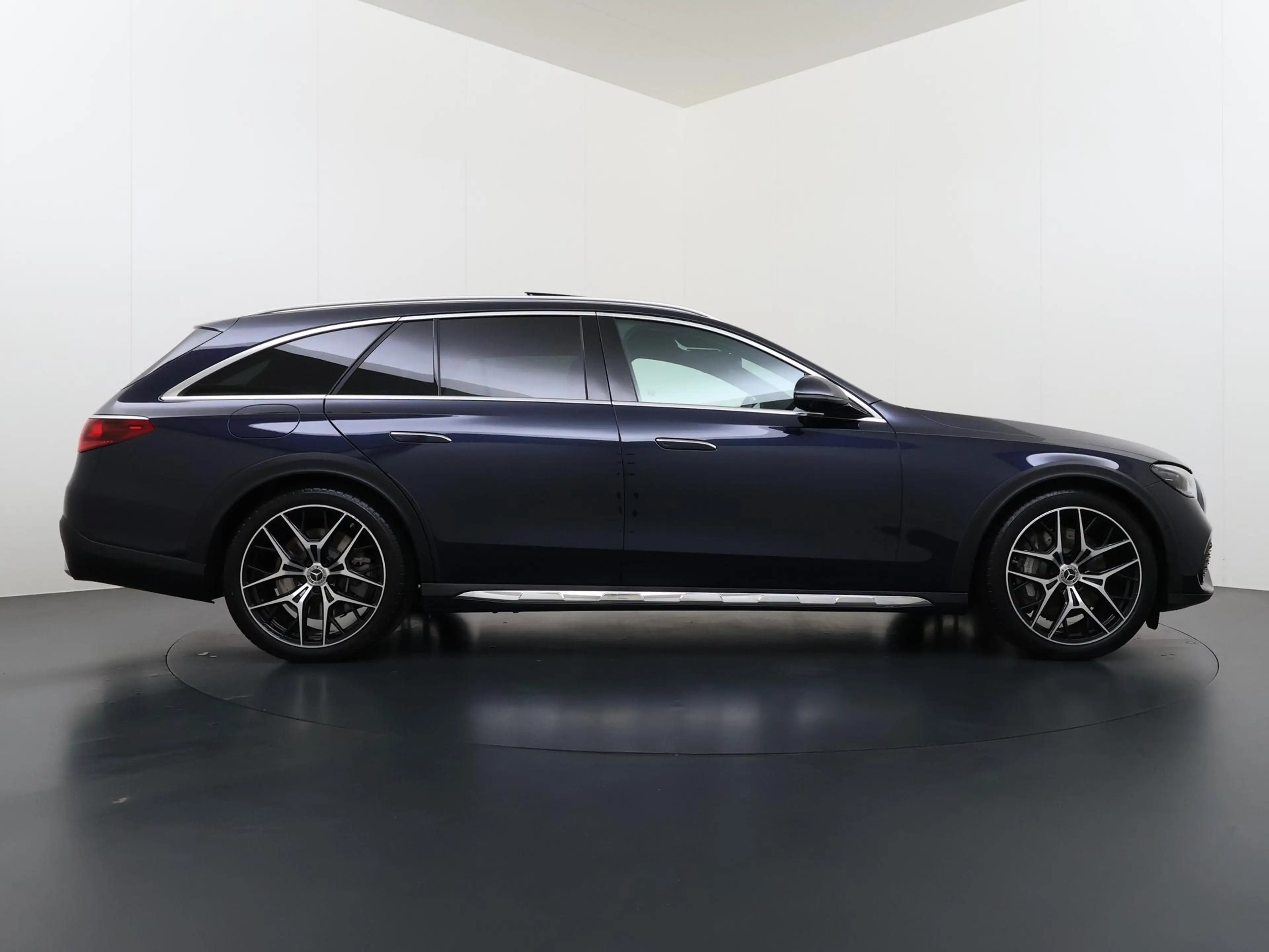 Mercedes-Benz E 300 de 4MATIC All-Terrain Estate | Winter pakket | Pan — photo 11