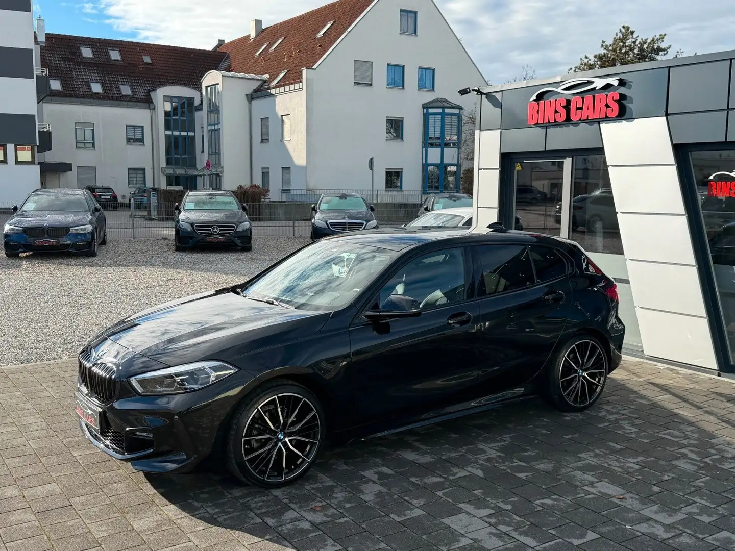 BMW 118 i M Sport*ACC*Kamera*Live*HiFi*1.Hand*LED Schwarz - 2