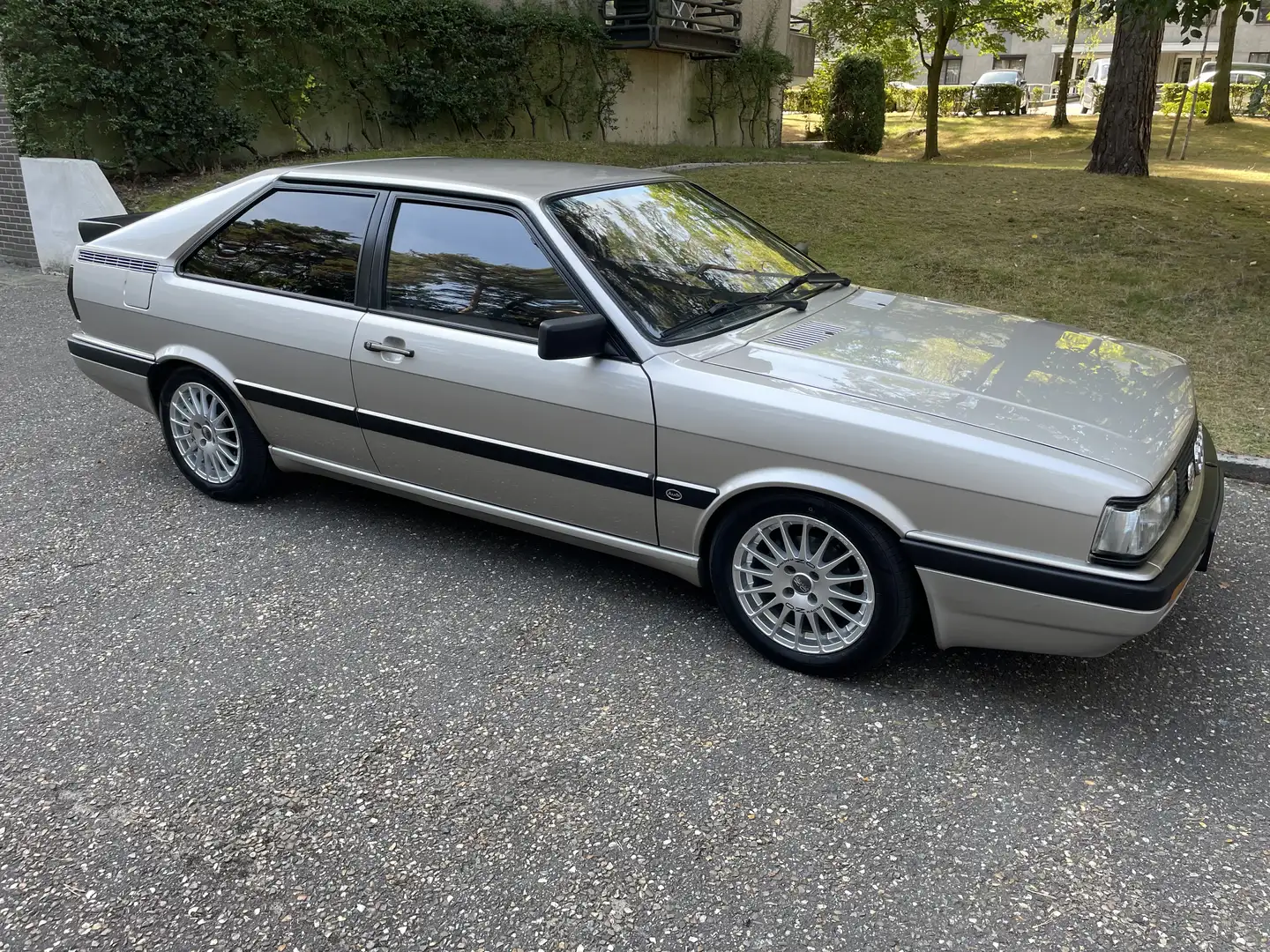 Audi Coupe GT oldtimer - 2