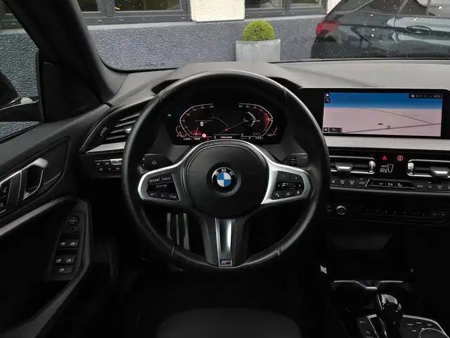 BMW 2 Series view 13