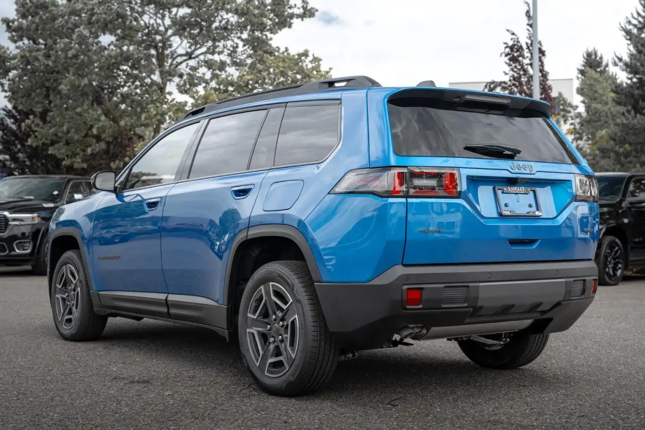Jeep Cherokee снимка Jeep Cherokee