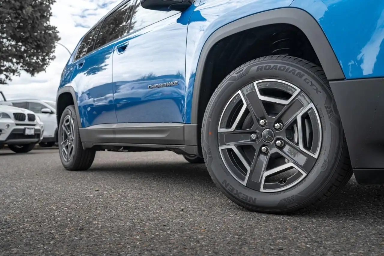 Jeep Cherokee снимка Jeep Cherokee
