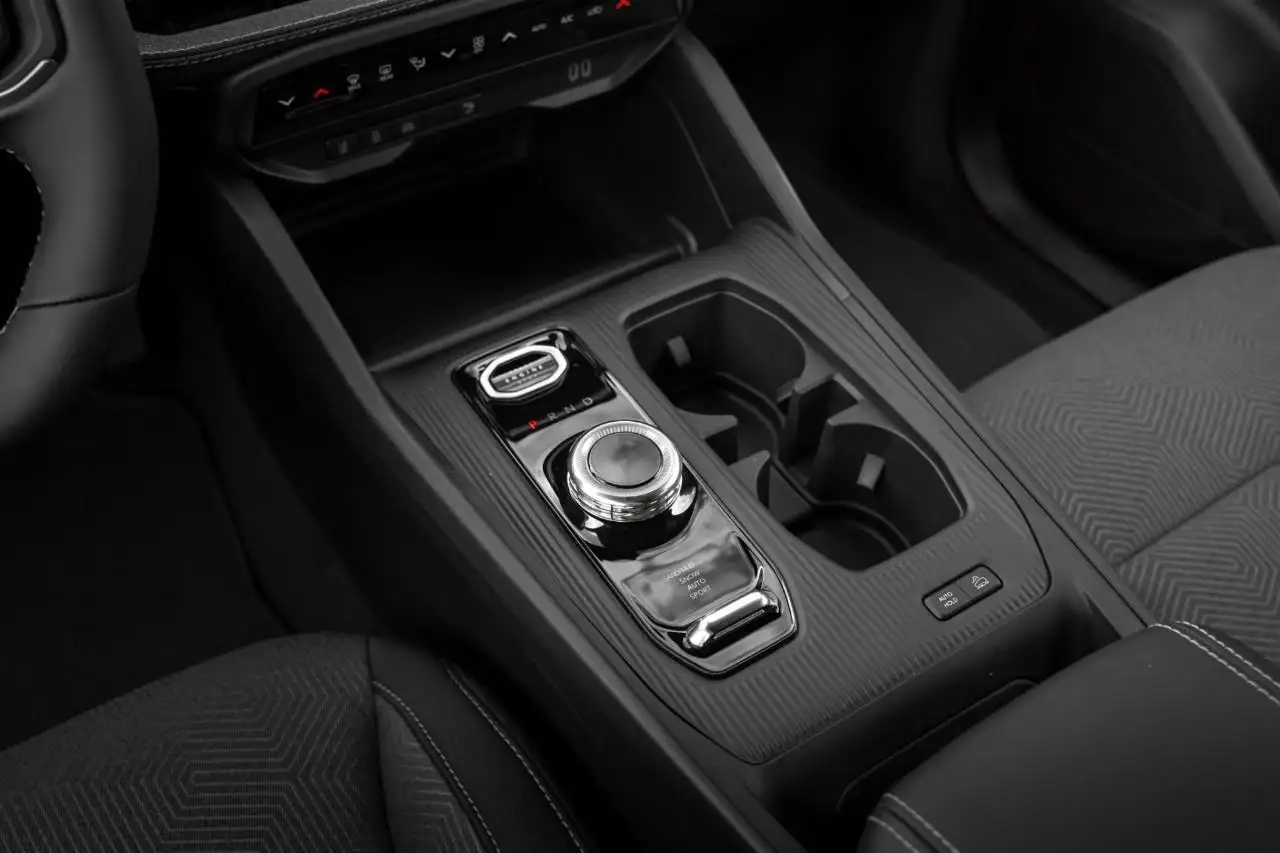 Jeep Cherokee снимка Jeep Cherokee