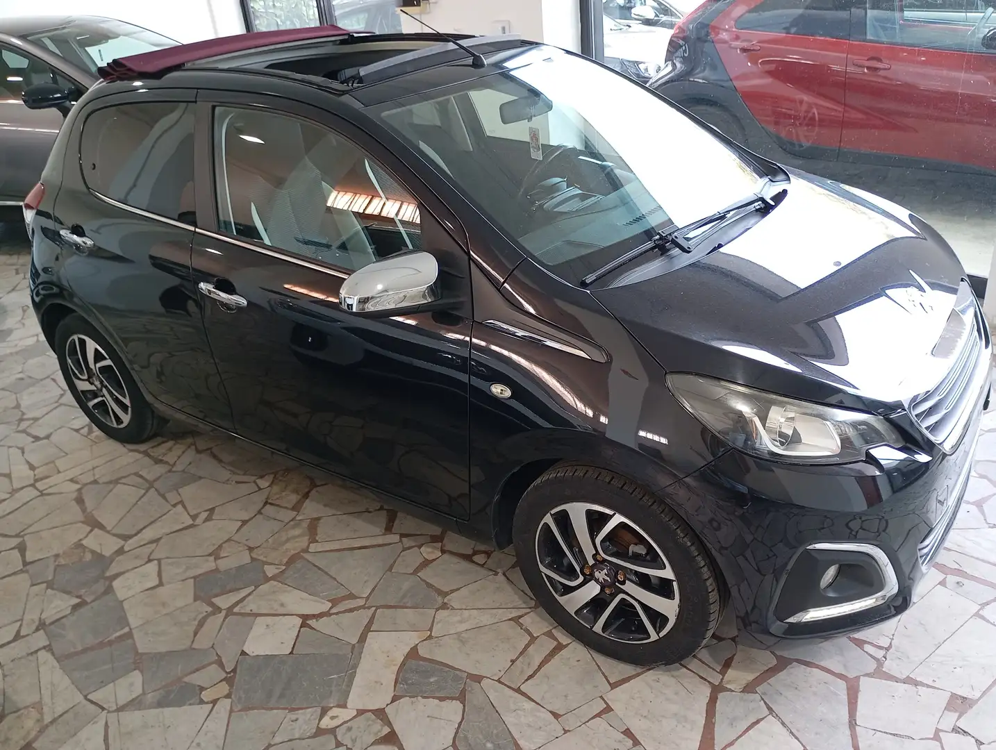 Peugeot 108 5P 1.2 PureTech 82CV Allure TOP! Noir - 2