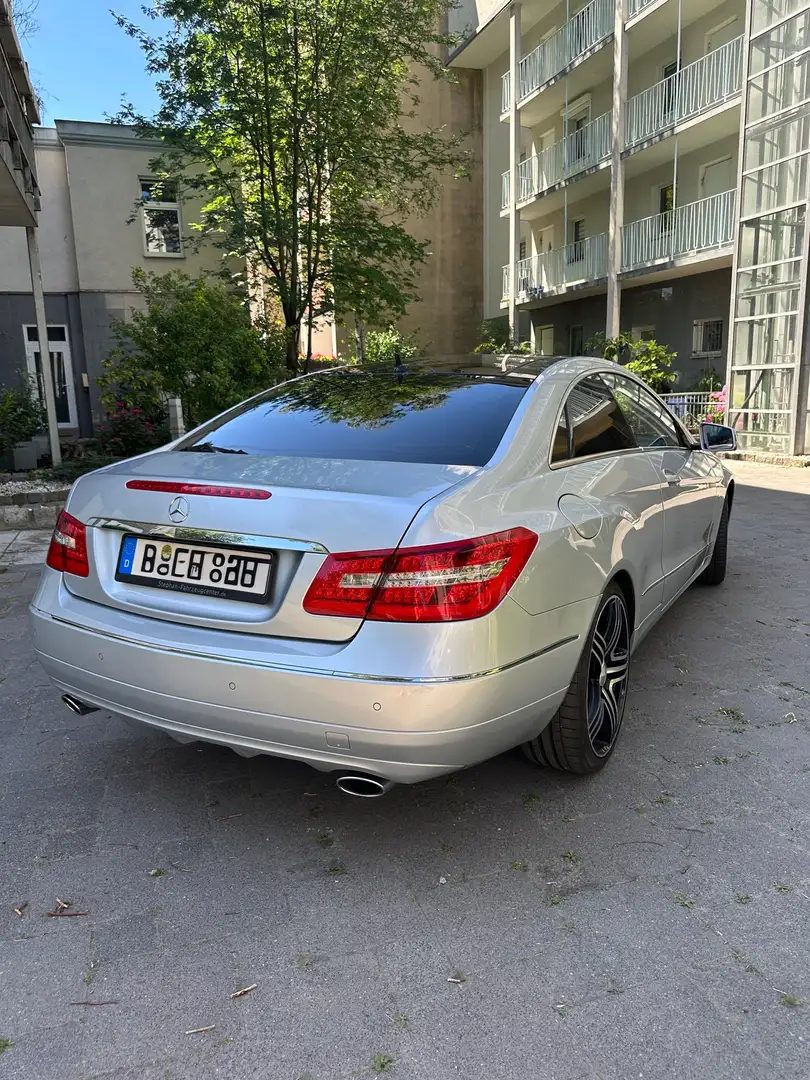 Mercedes-Benz E 350 E 350 CDI Coupé BlueEfficiency (207.322) Gris - 2