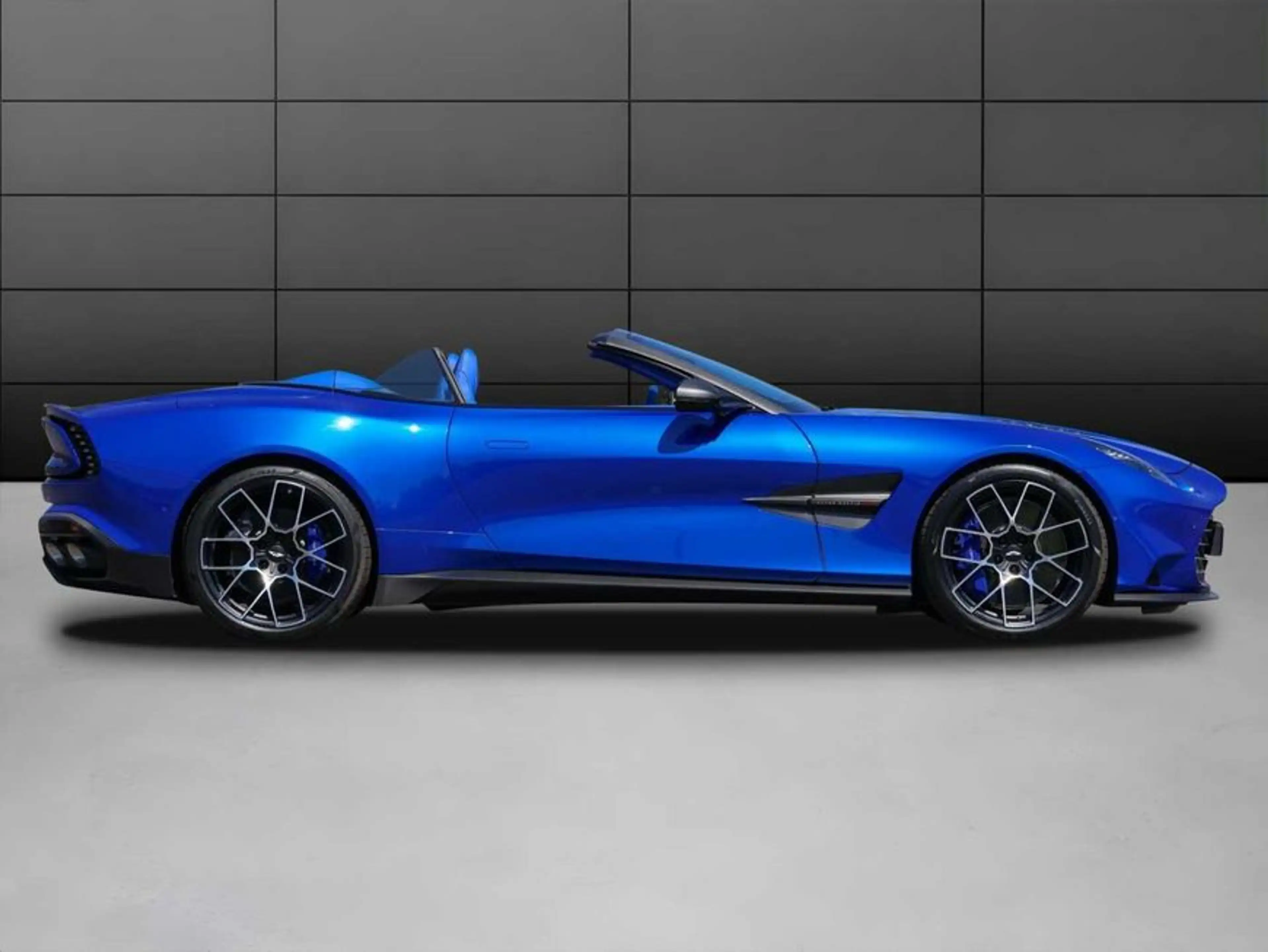 Aston Martin Vanquish Volante UVP 545.030  — photo 3