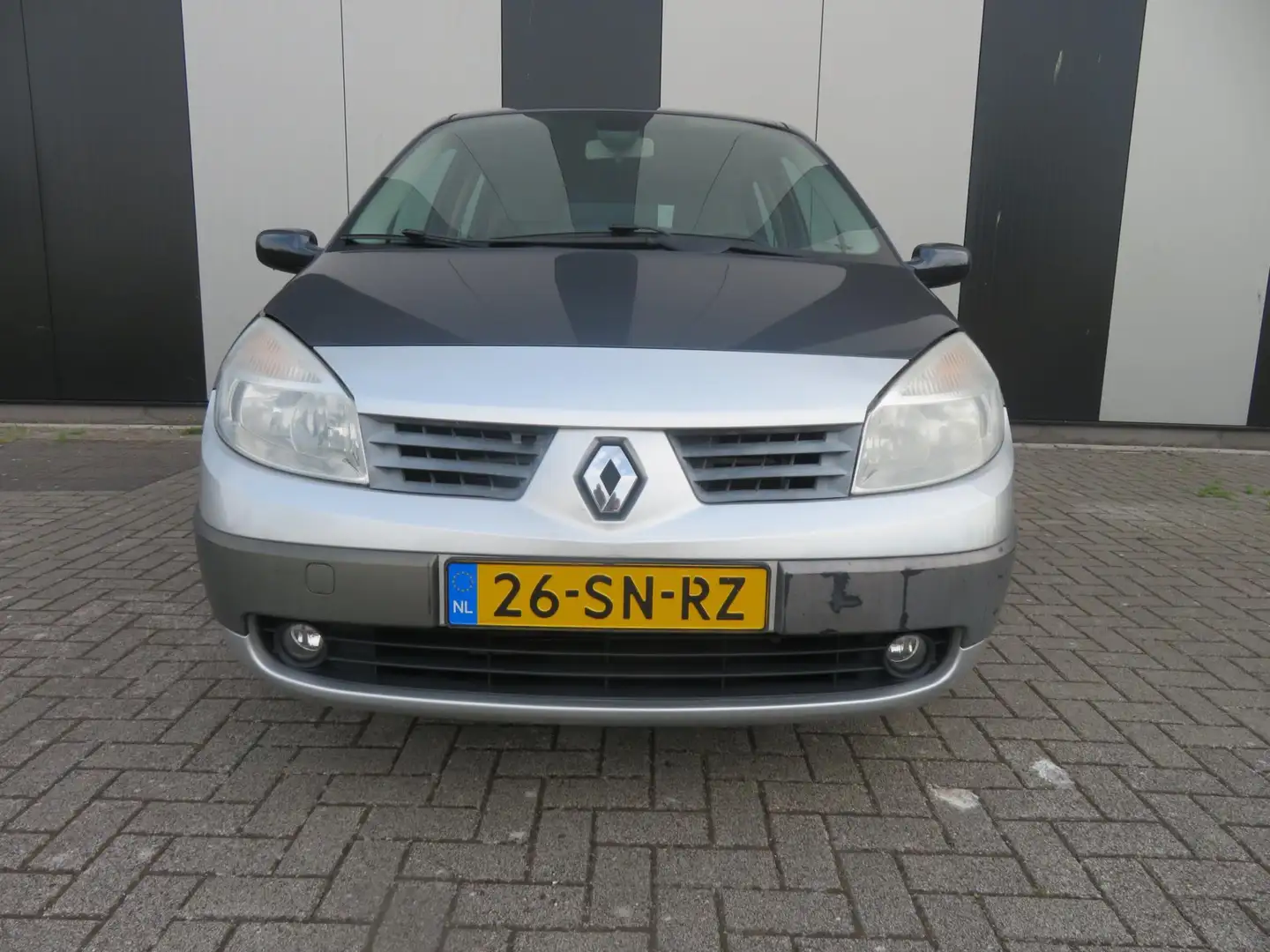 Renault Scenic 1.6-16V Expression Comfort Grijs - 2
