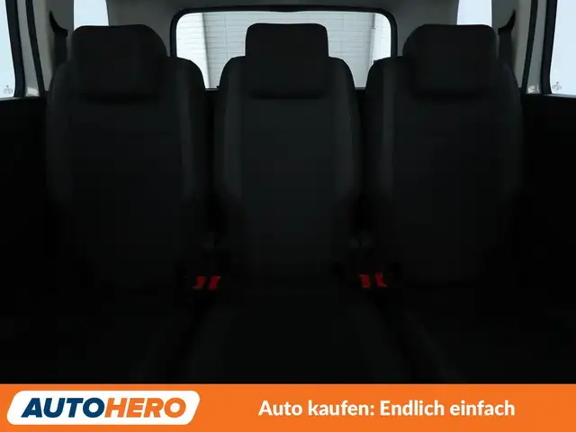 Volkswagen Touran view 15