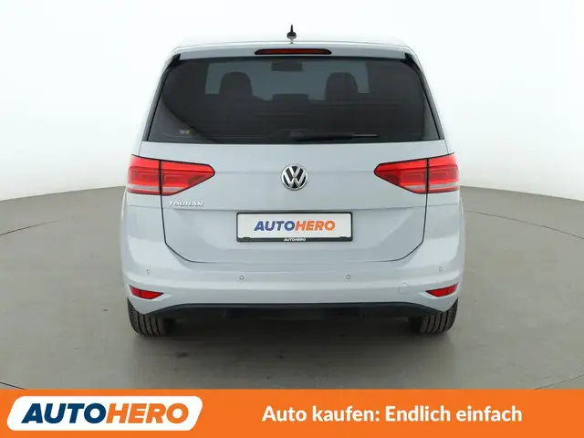 Volkswagen Touran view 5