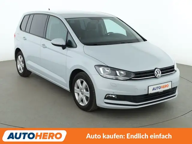 Volkswagen Touran view 8