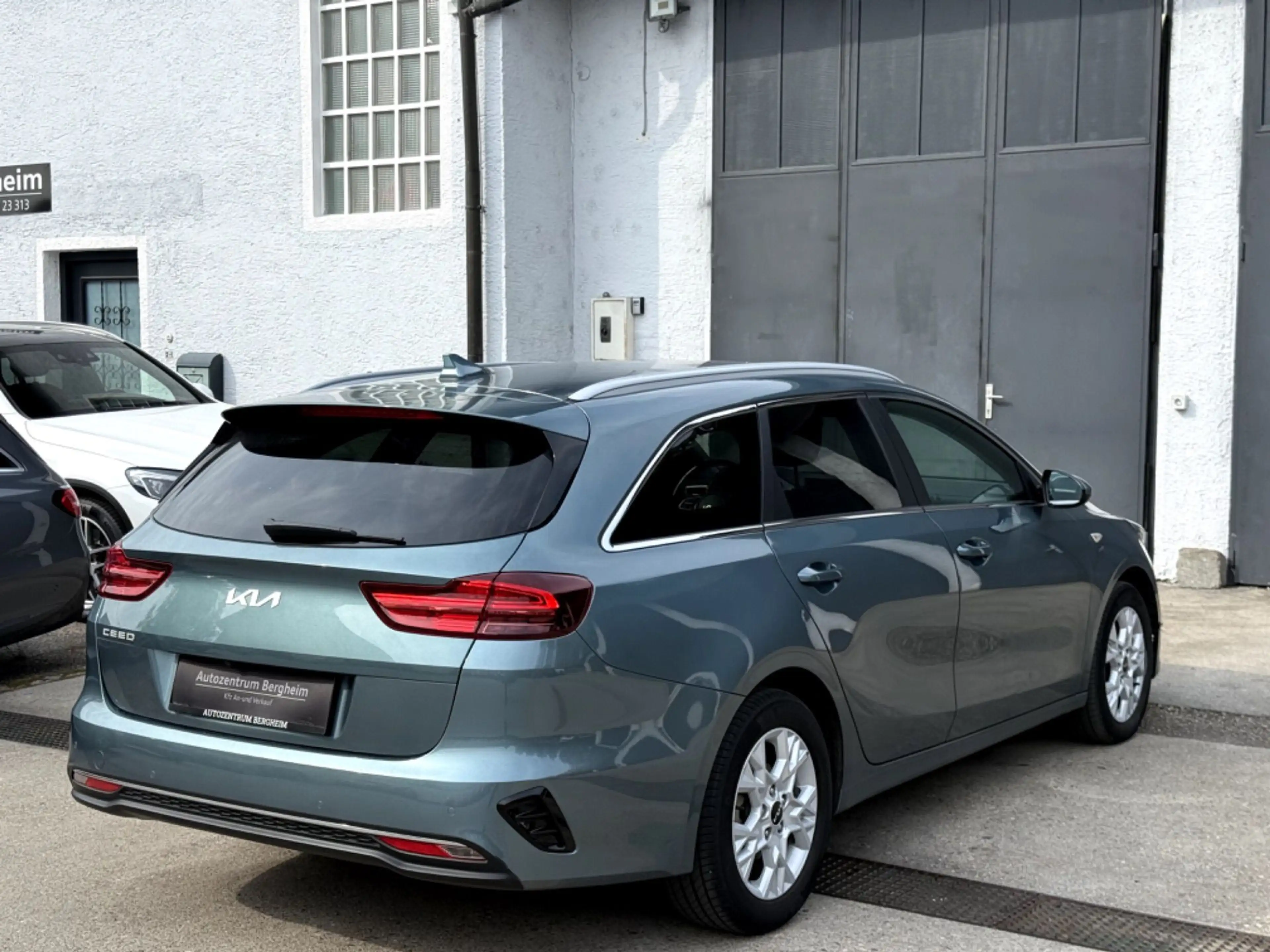 Kia Ceed SW / cee'd SW 1,6 CRDi SCR ISG Silber 48V DCT — photo 14