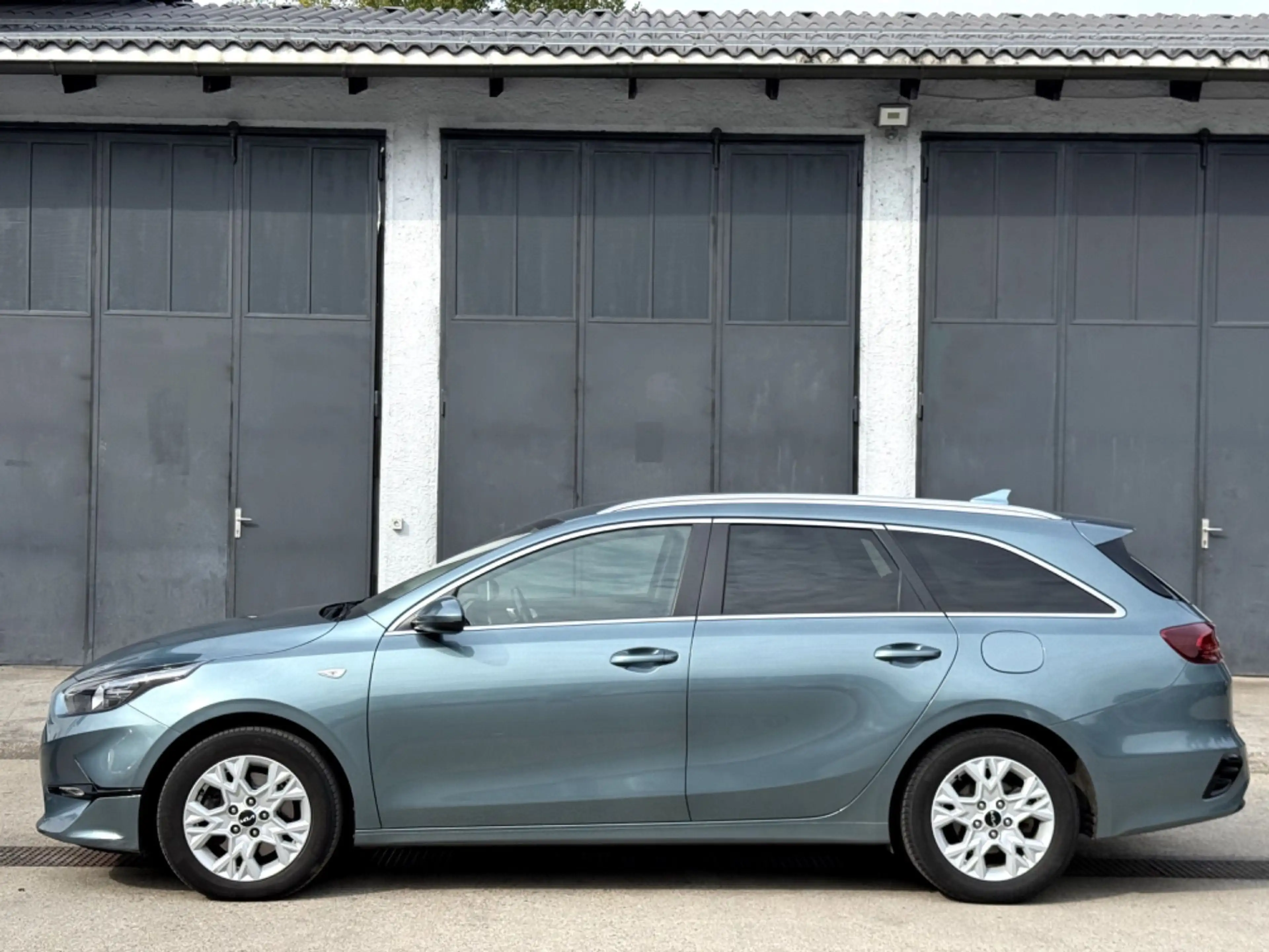 Kia Ceed SW / cee'd SW 1,6 CRDi SCR ISG Silber 48V DCT — photo 10