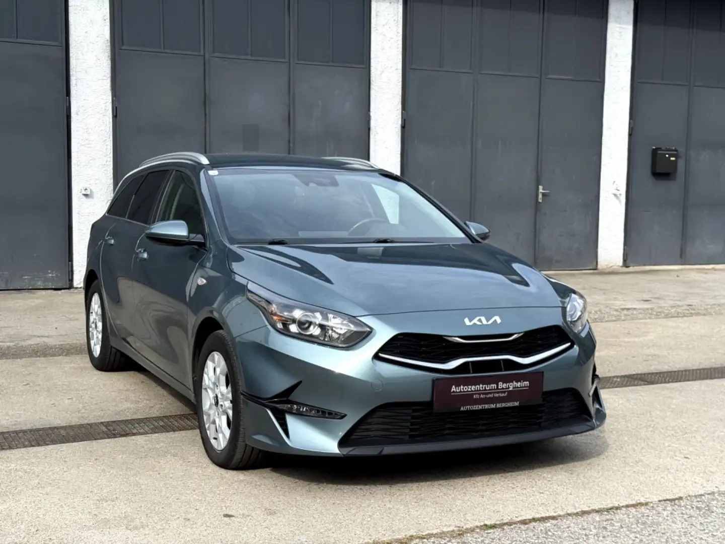 Kia Ceed SW / cee'd SW 1,6 CRDi SCR ISG Silber 48V DCT Grau - 2