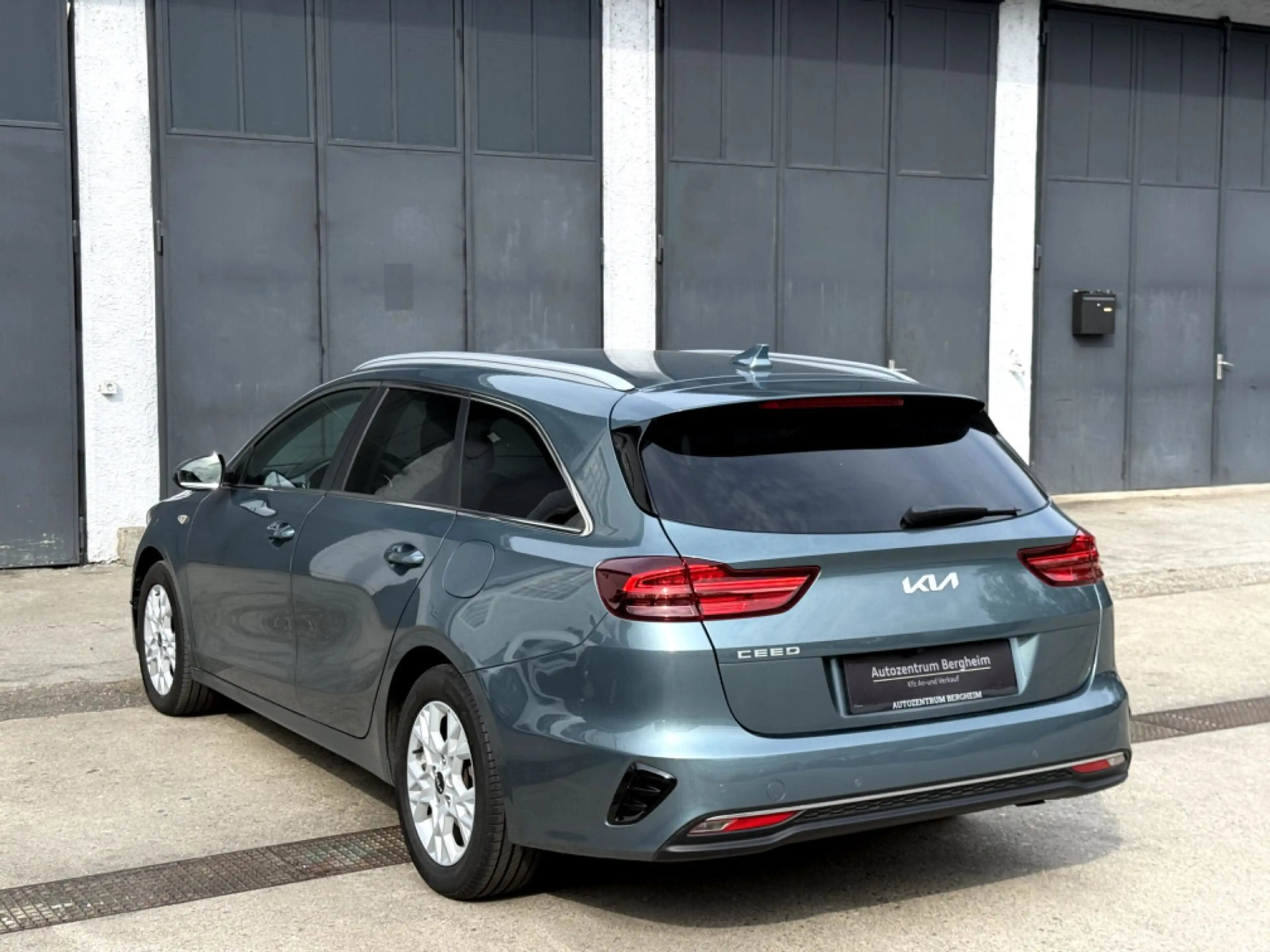 Kia Ceed SW / cee'd SW 1,6 CRDi SCR ISG Silber 48V DCT — photo 11