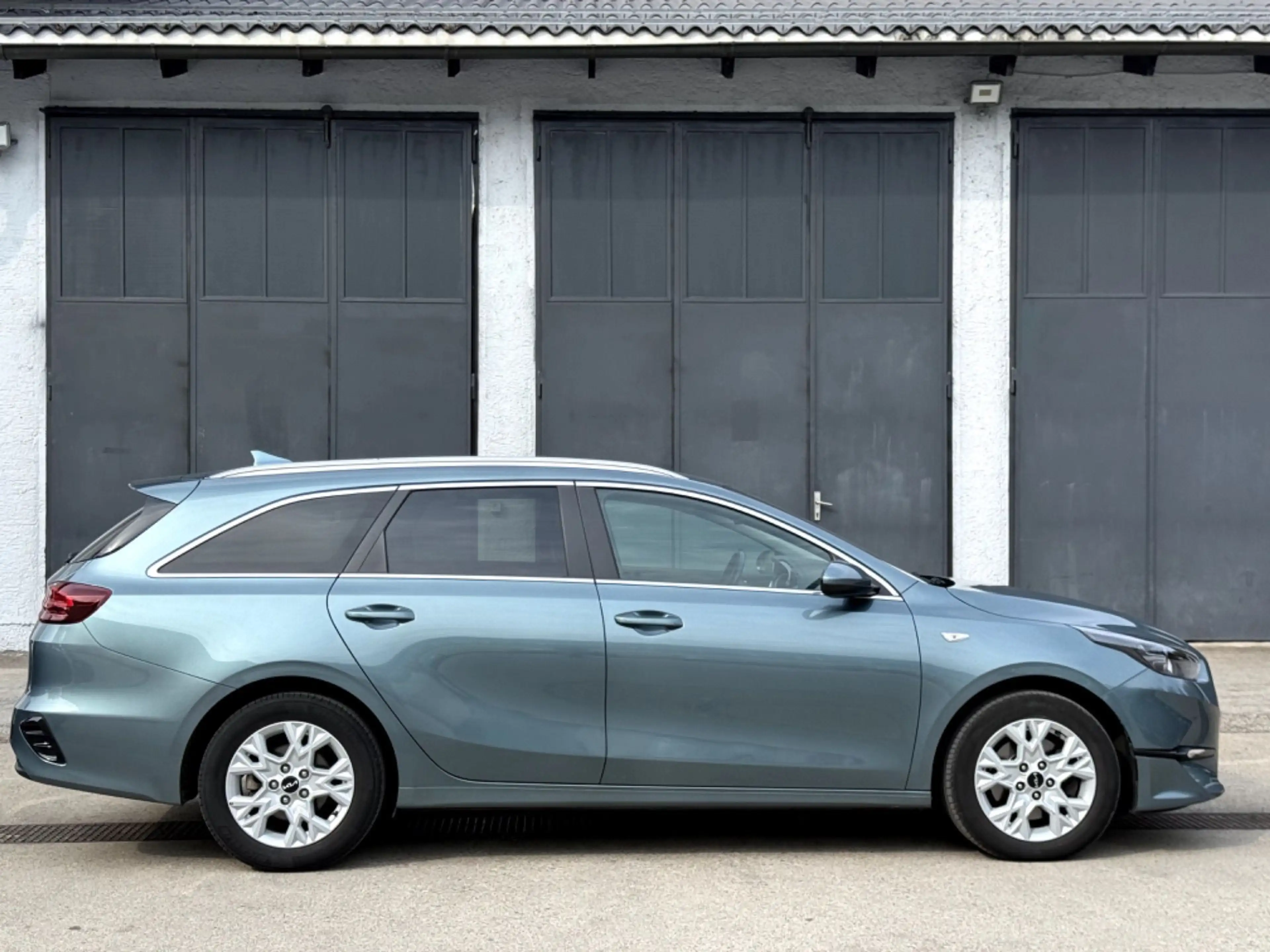 Kia Ceed SW / cee'd SW 1,6 CRDi SCR ISG Silber 48V DCT — photo 15