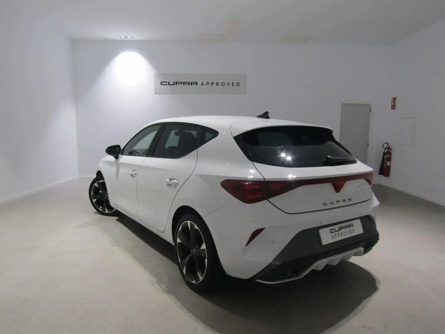 CUPRA Leon 1.5 TSI 110 Білий - 2