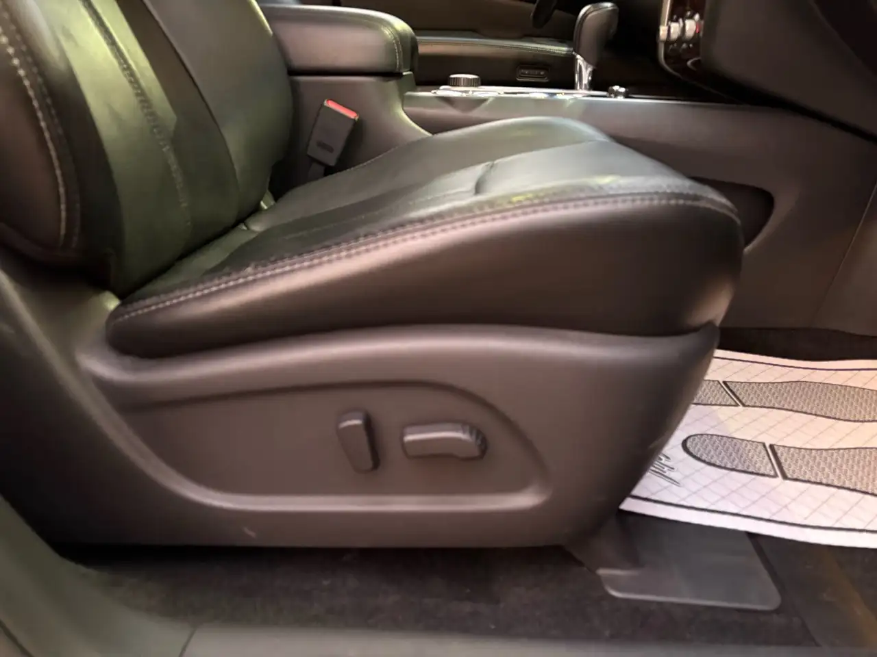 Nissan Pathfinder photo Nissan Pathfinder