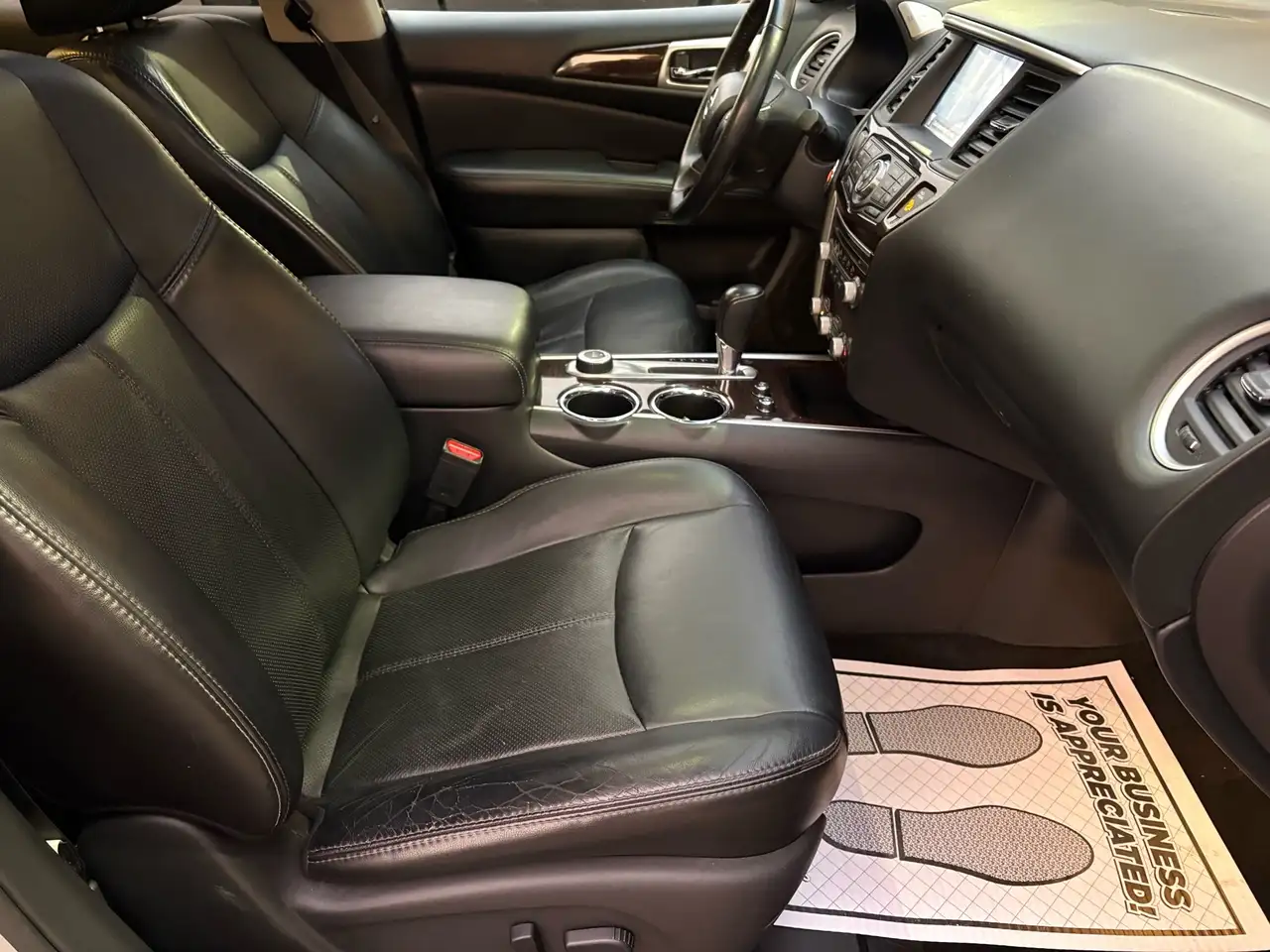 Nissan Pathfinder photo Nissan Pathfinder