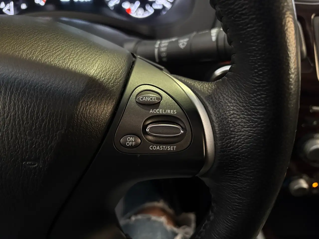 Nissan Pathfinder photo Nissan Pathfinder