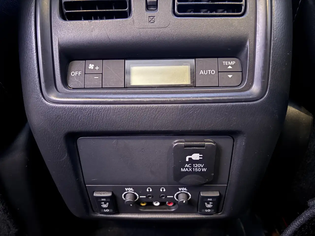 Nissan Pathfinder photo Nissan Pathfinder