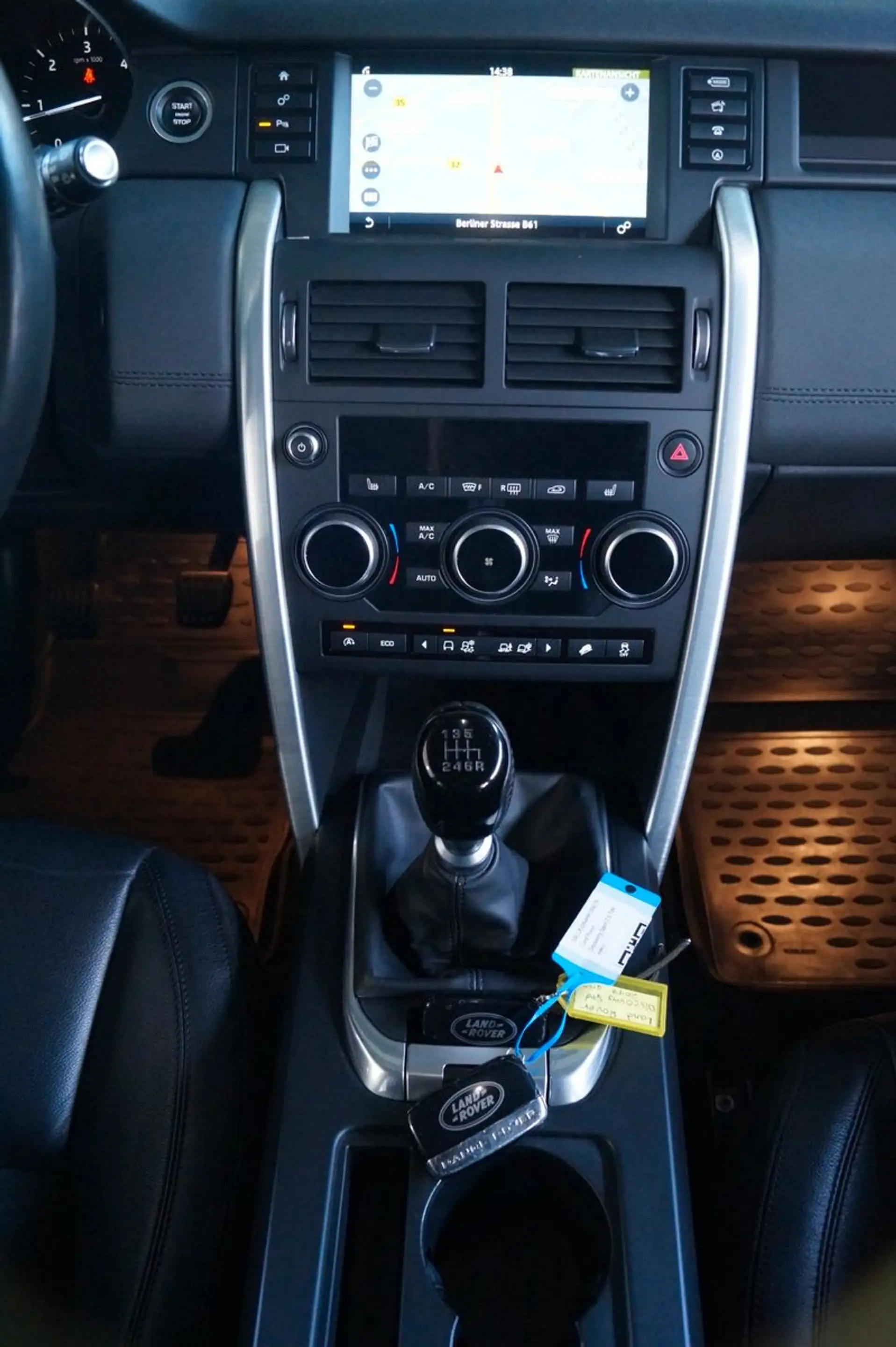 Land Rover Discovery 2.0 Sport SE AWD*Kamera*PDC*SH*T.Leder — photo 13