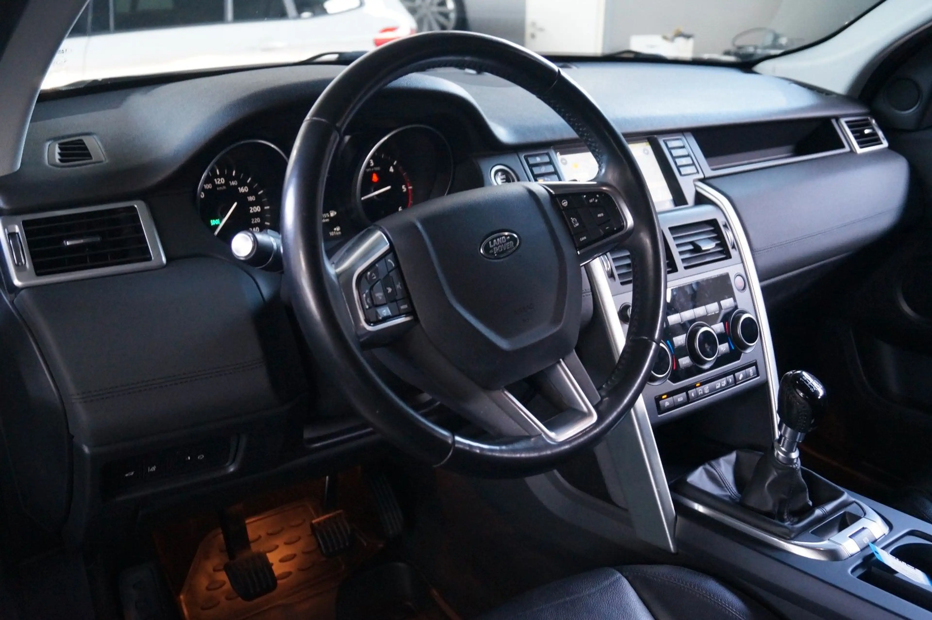 Land Rover Discovery 2.0 Sport SE AWD*Kamera*PDC*SH*T.Leder — photo 11