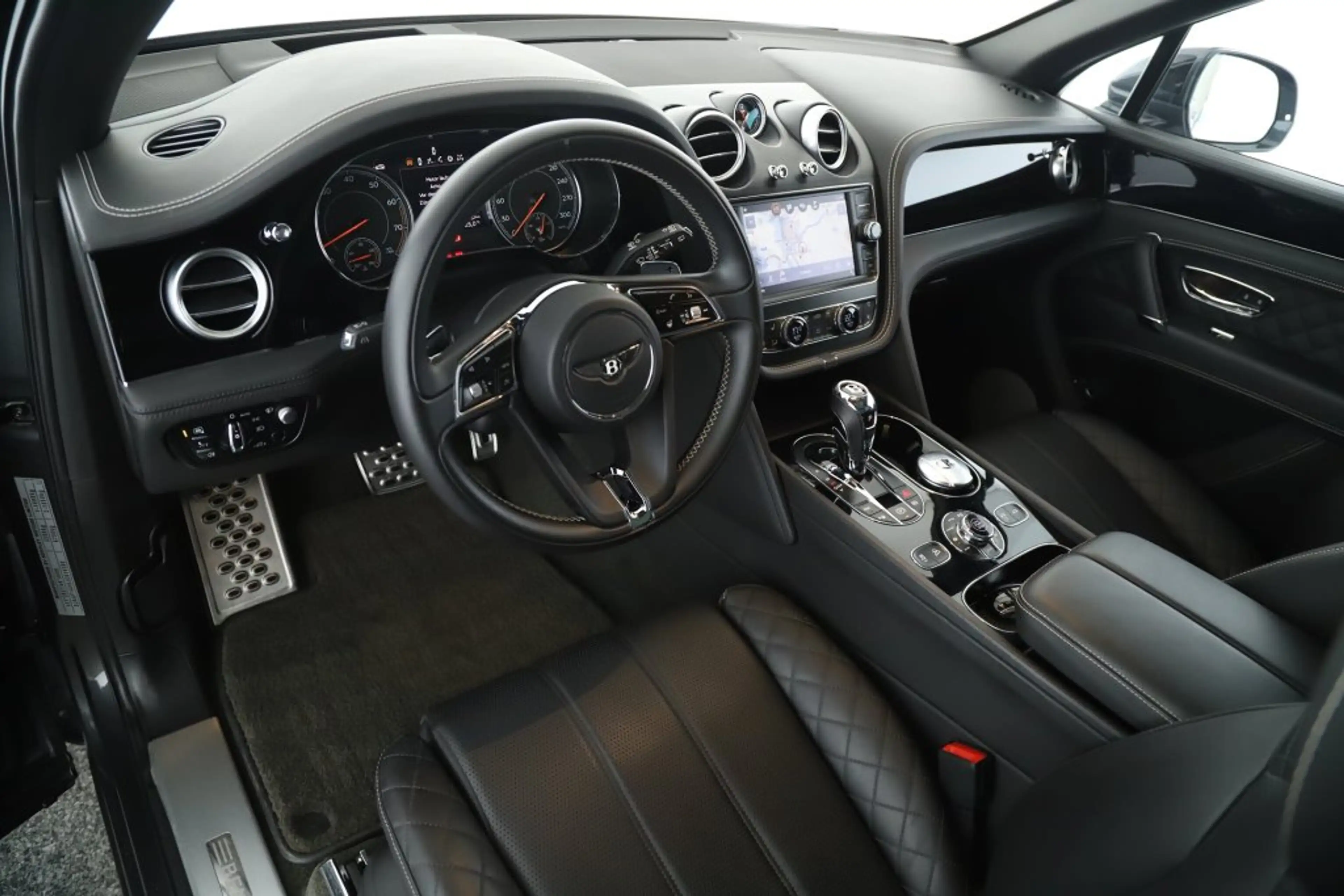 Bentley Bentayga W12 PANO AHV 22ZOLL  HUD LUFT TV-FOND — photo 8