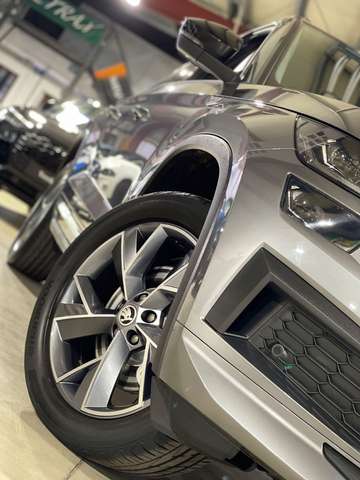 Skoda Kodiaq SPORTLINE 4x4+SHZ+AHK+UNFALLFREI+1J.GARANTIE
