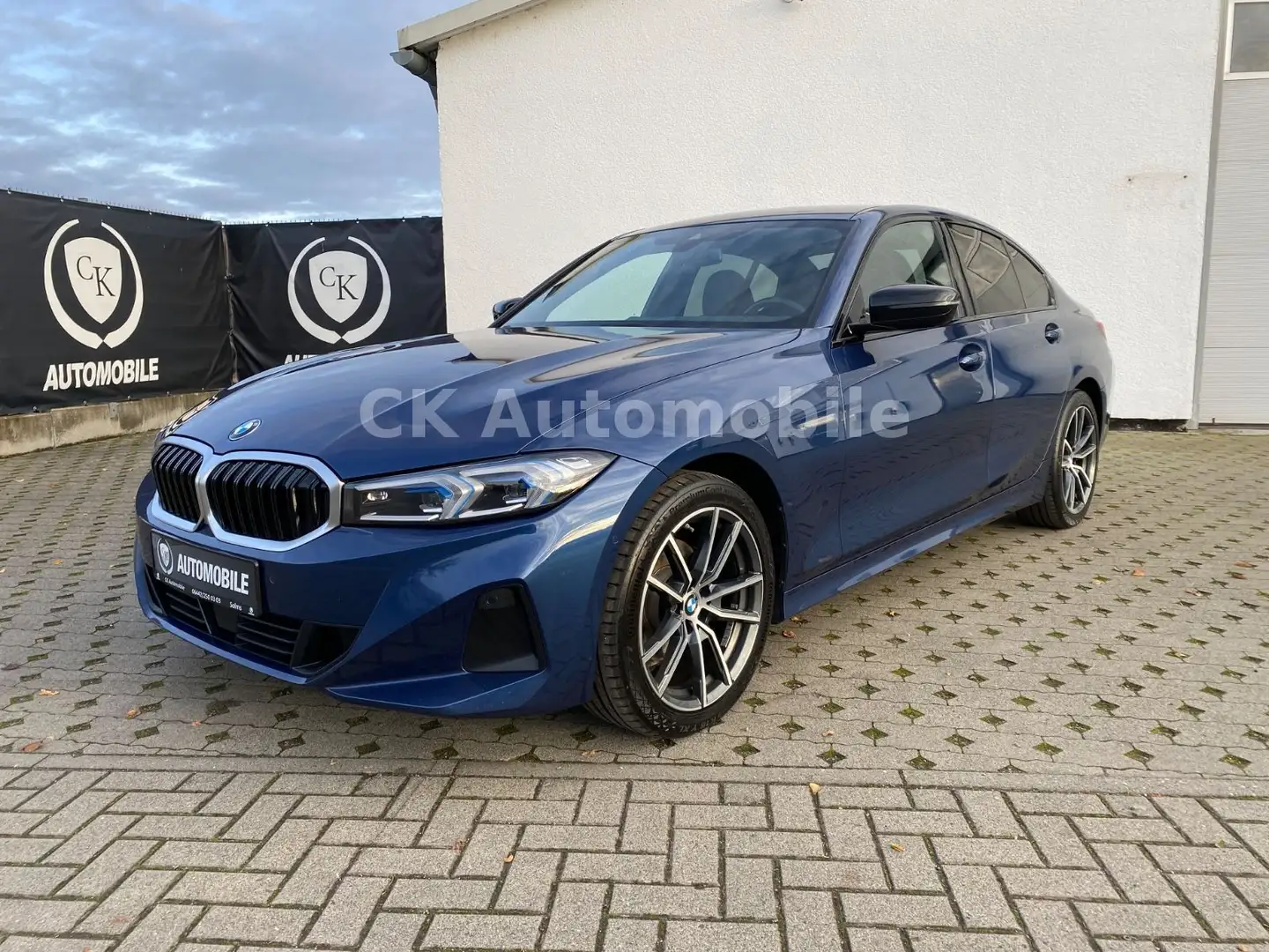 BMW 320 d Lim. Facelift/Navi/Head-Up/LED/ACC/Kamera Blau - 1