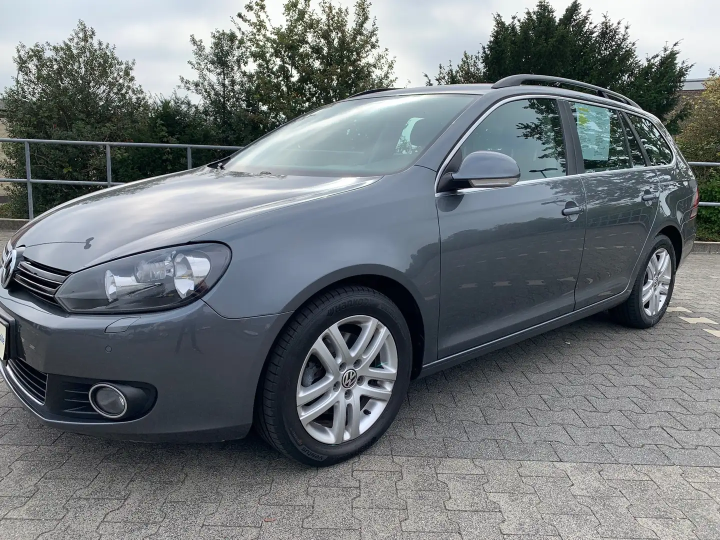 Volkswagen Golf Variant Golf  Variant 1.4 TSI AUTOMATIK Highline*PDC*ALU Grau - 1