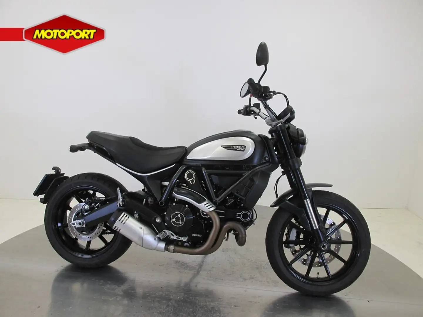 Ducati Scrambler Zwart - 1