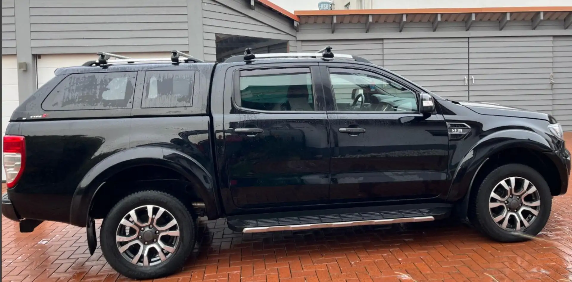 Ford Ranger Wildtrak 3,2 Hardtop T8 Xenon Leder black breit Noir - 2