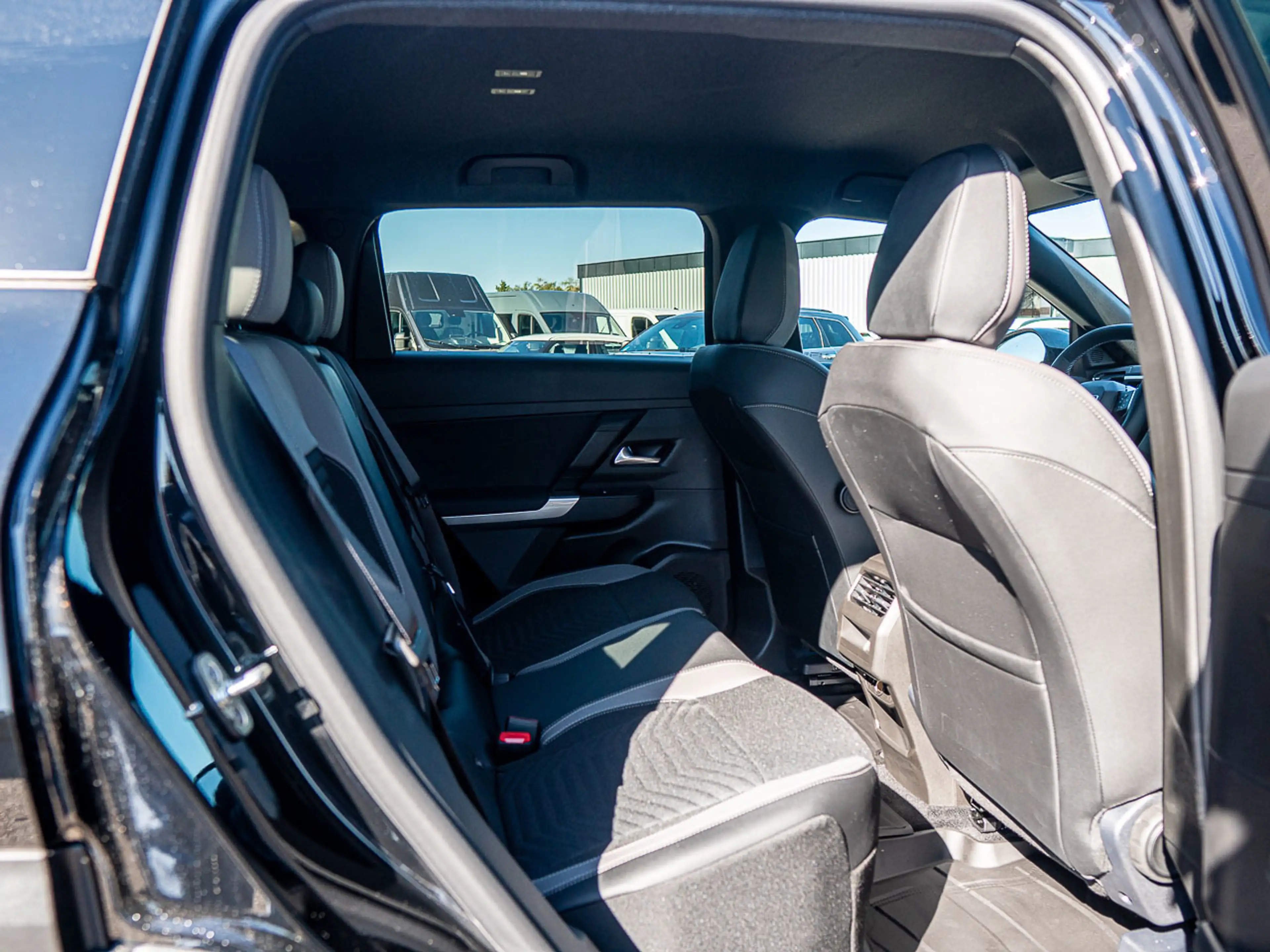 Jeep Compass Compass E-Hybrid First Edition — photo 12