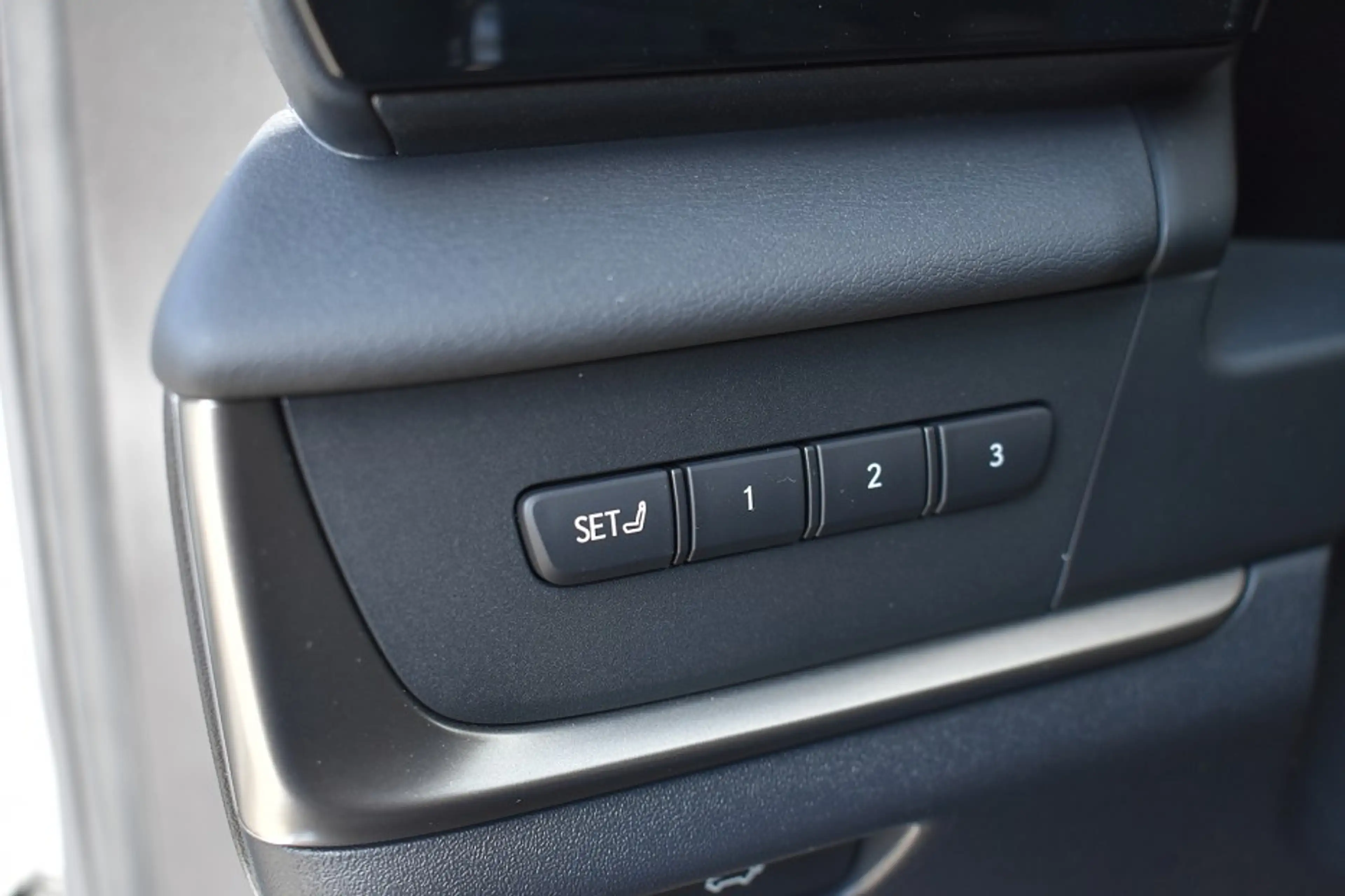Lexus RZ 450e Executive Line 71 kWh/98%SOH/Leer/Massage sto — photo 15