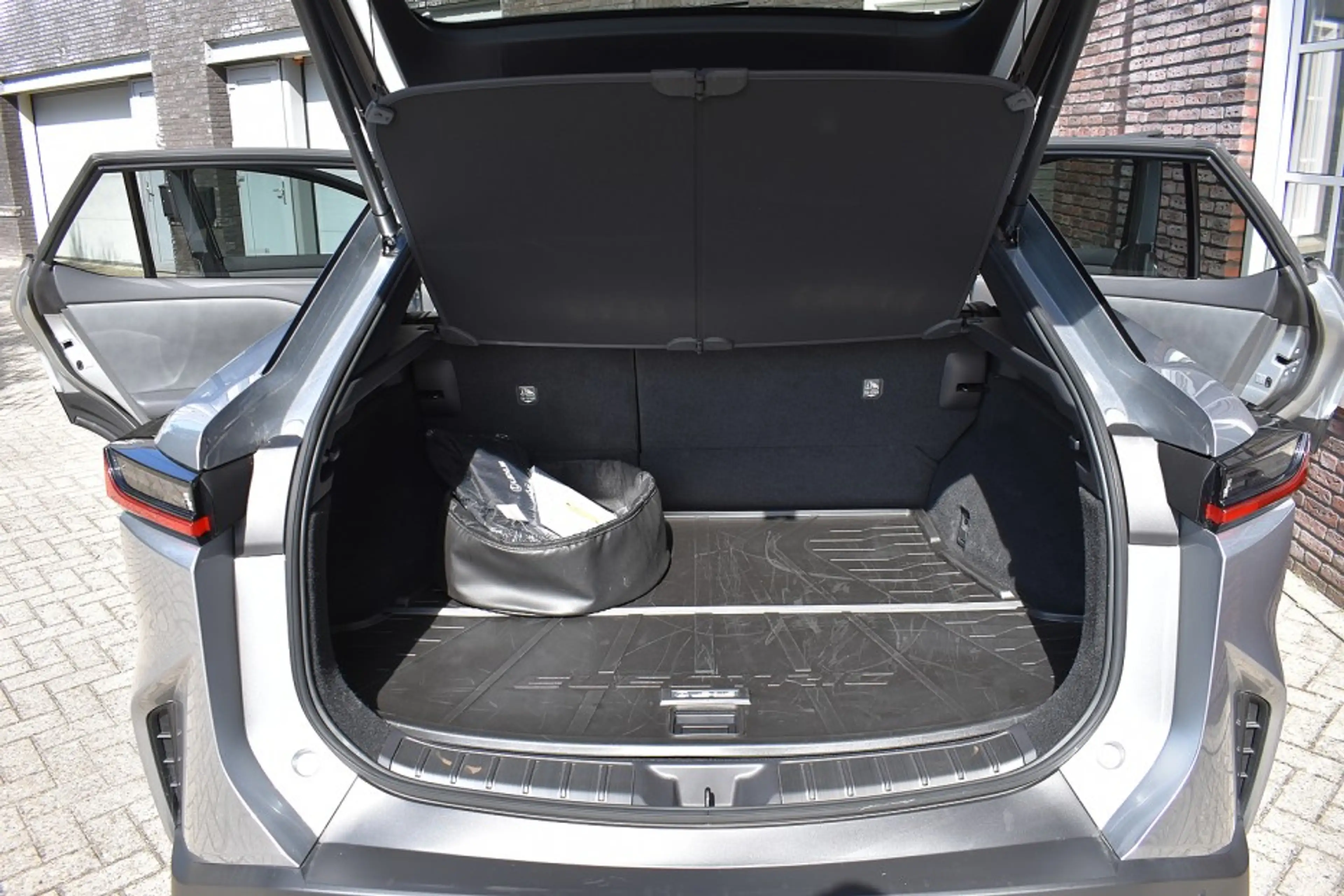 Lexus RZ 450e Executive Line 71 kWh/98%SOH/Leer/Massage sto — photo 10