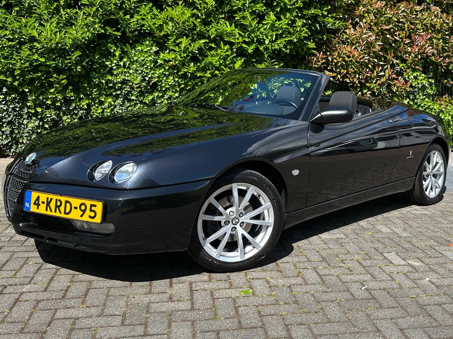Alfa Romeo Spider Spider 2.0 JTS Turismo Чорний - 1