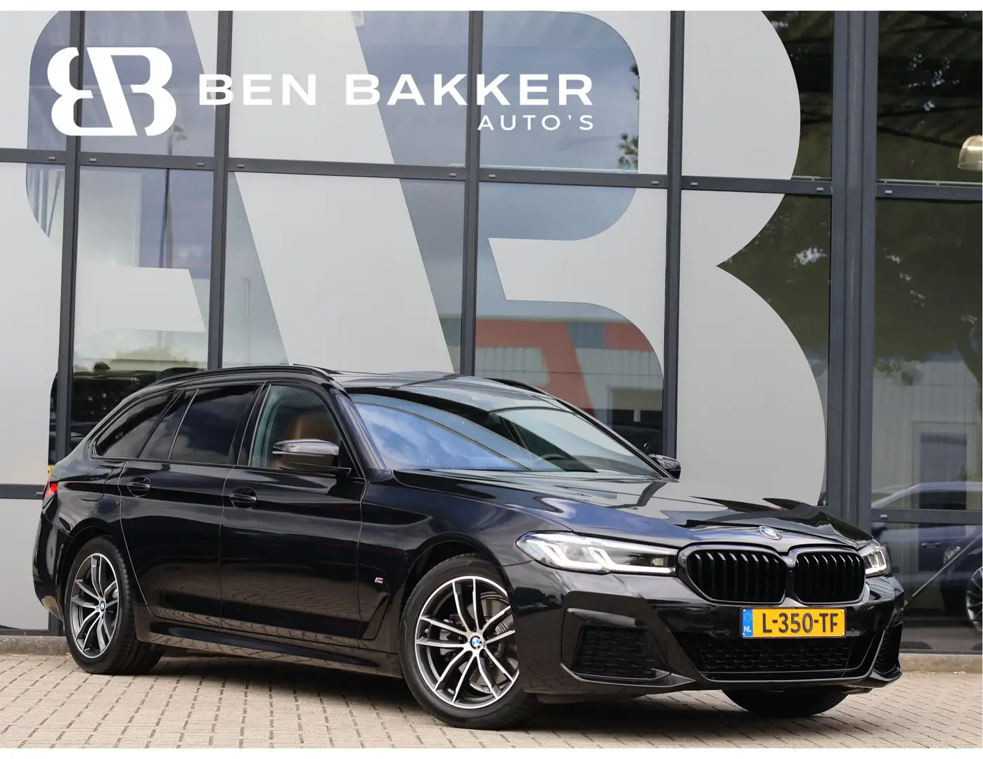 BMW 520 5-serie Touring 520i High Executive M Sport | Virt Zwart - 1