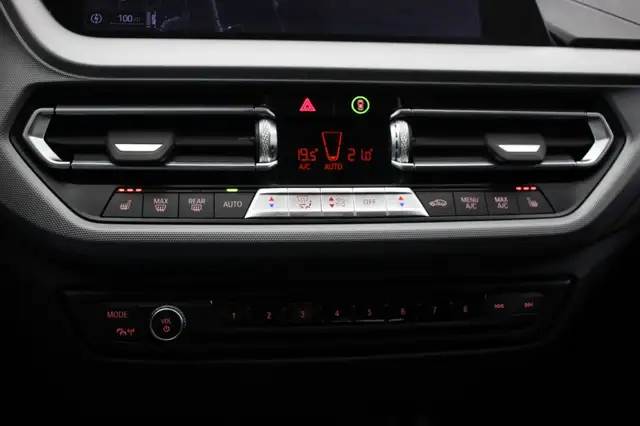 BMW 1 Series view 7