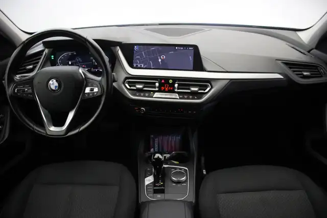 BMW 1 Series view 2
