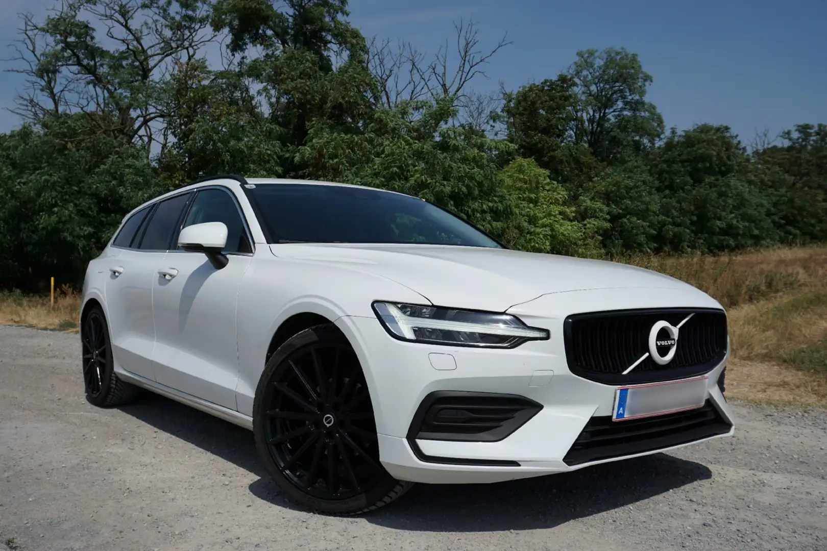 Volvo V60 B4 Momentum Aut. - 1